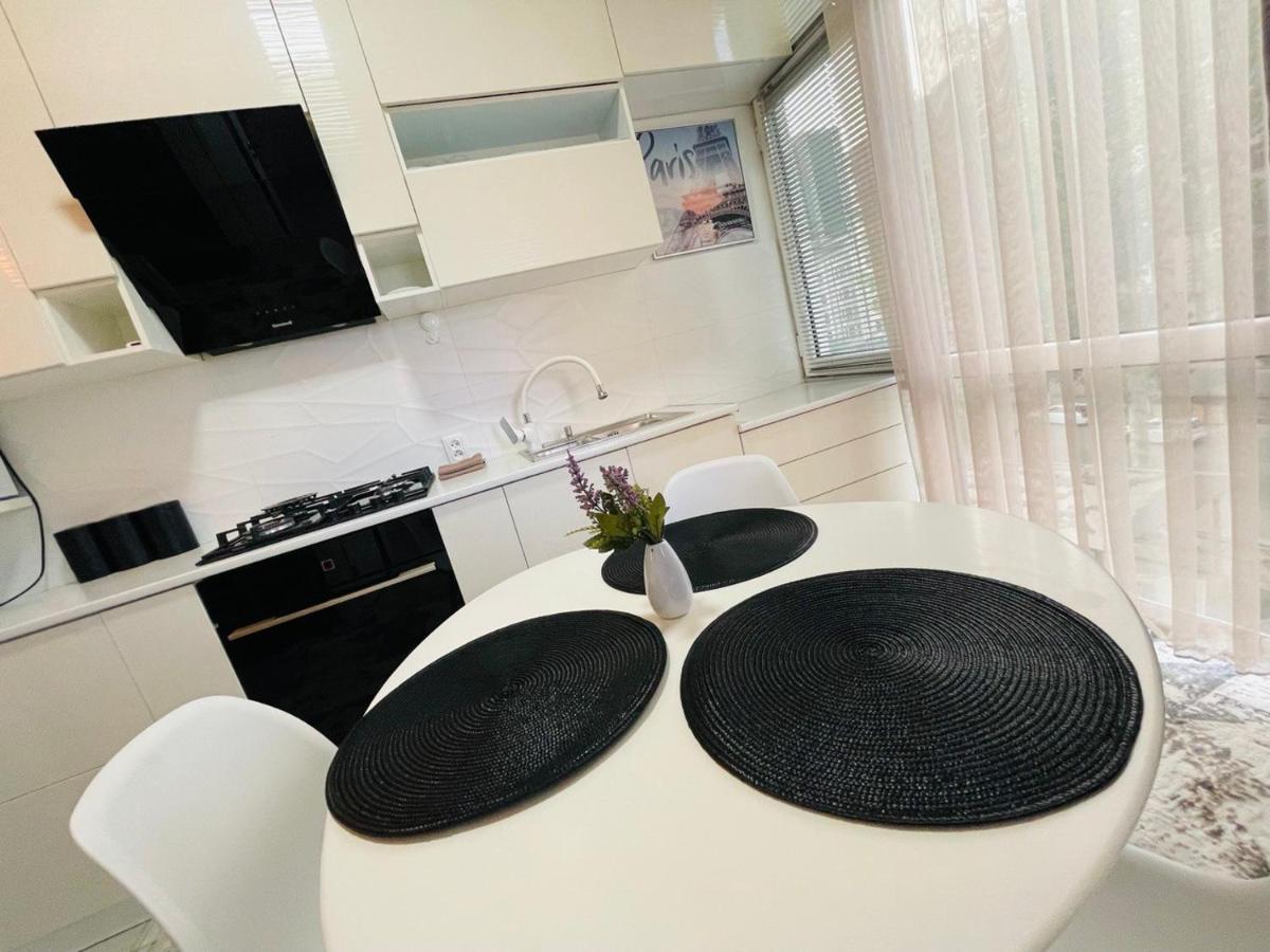 Yas Apartment Самарканд Екстериор снимка