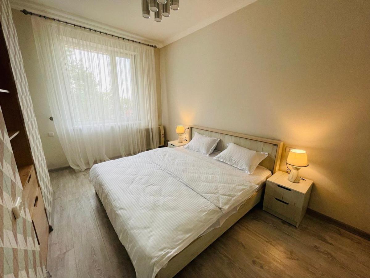 Yas Apartment Самарканд Екстериор снимка